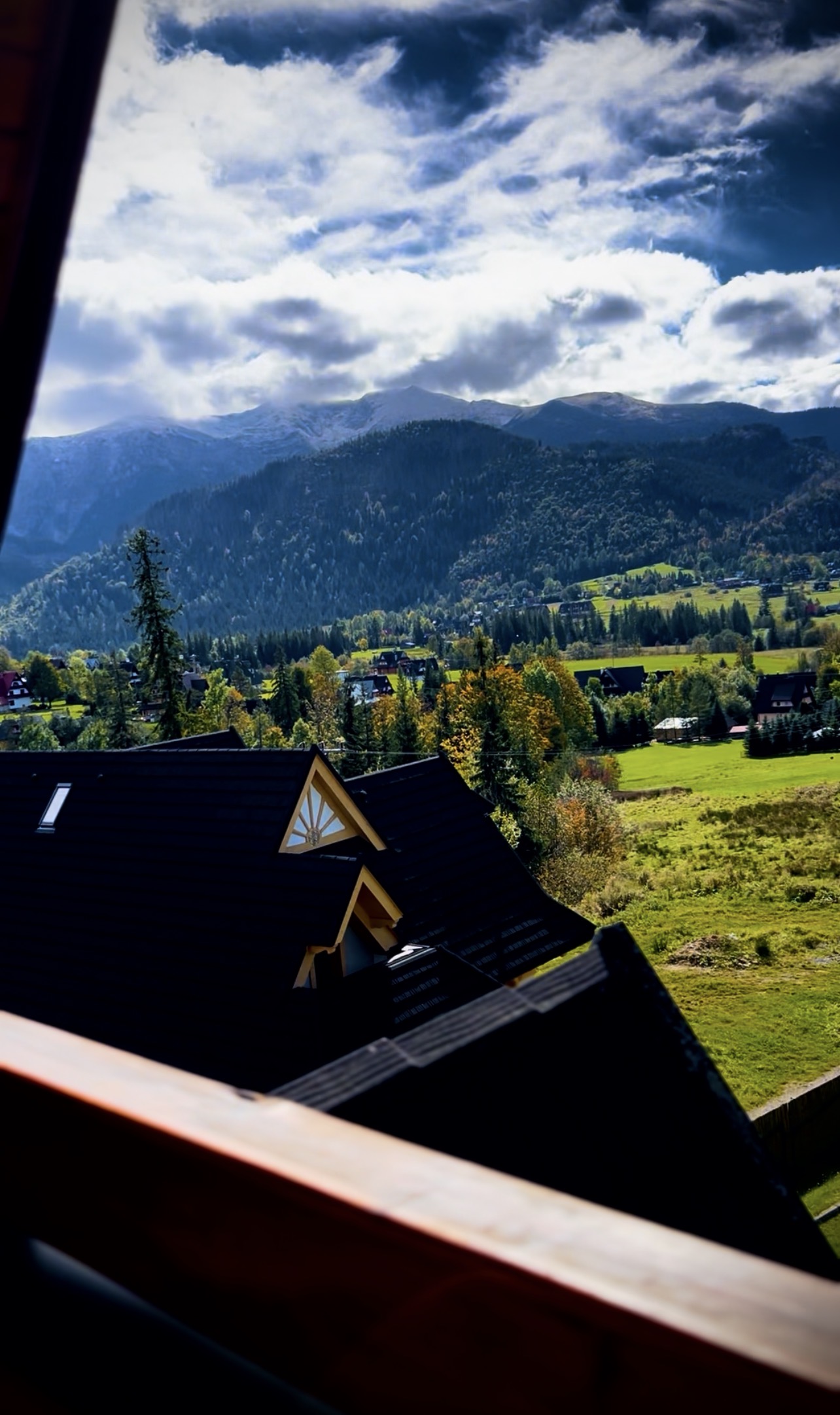 Widok na Tatry z balkonu Beniamina Spyry
